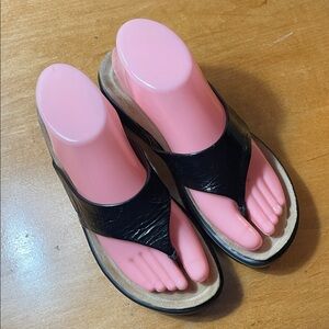 Ecco Corksphere Black Women's Sandals. Size 7-7.5